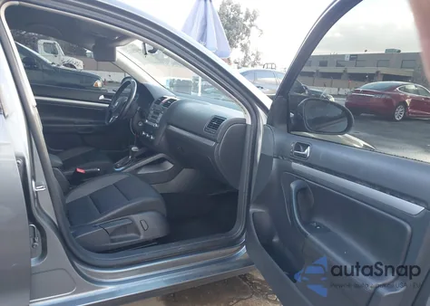 2010 Volkswagen Jetta Limited Edition from USA, damaged, VIN 3VWAZ7AJ5AM126294